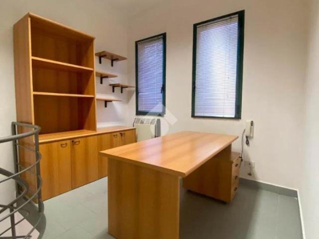 Ufficio in affitto a Sotto Il Monte Giovanni, Lombardia