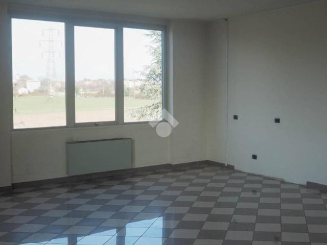 Ufficio in affitto a Bellusco, Lombardia