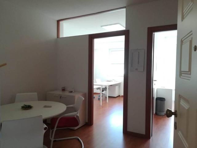 Ufficio in affitto a Borgo Rivo, Terni
