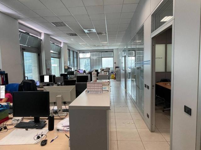 Ufficio in affitto a Circoscrizione 2, Piemonte