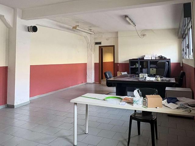 Ufficio in affitto a Circoscrizione 4, Piemonte