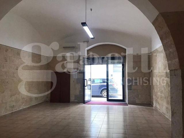 Ufficio in affitto a Puglia, Barletta-andria-trani