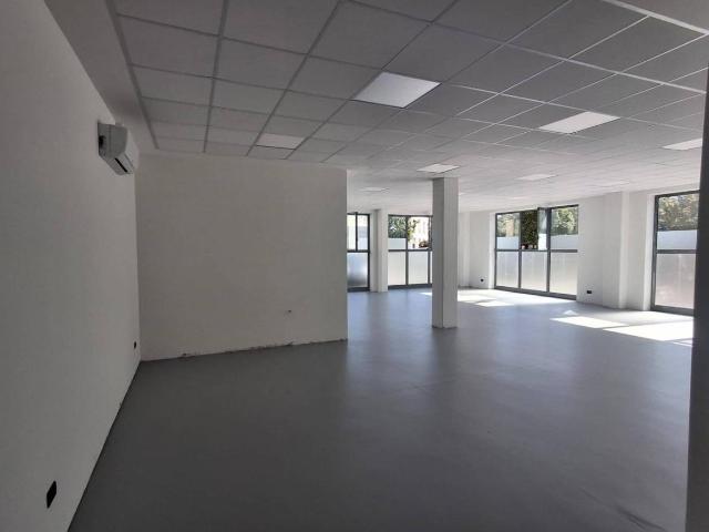 Ufficio in affitto a Trebaseleghe, Veneto