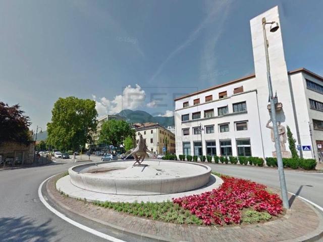 Ufficio in affitto a Centro storico, Trento