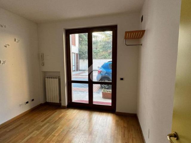 Ufficio in affitto a Trescore Balneario, Lombardia