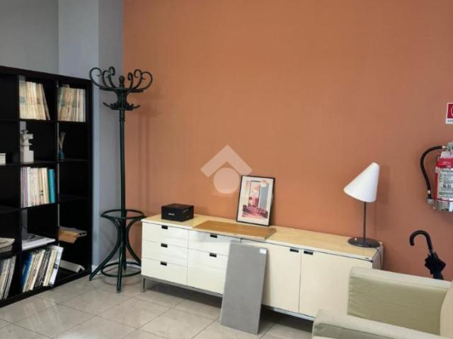 Ufficio in affitto a Trescore Balneario, Lombardia