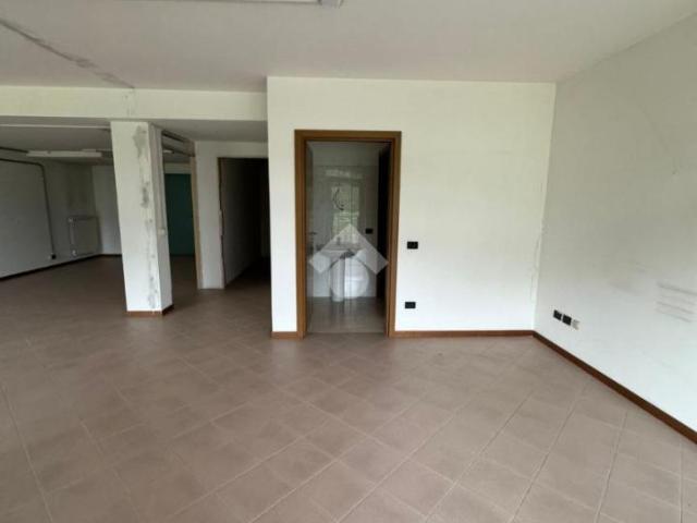 Ufficio in affitto a Colle, Trescore Balneario