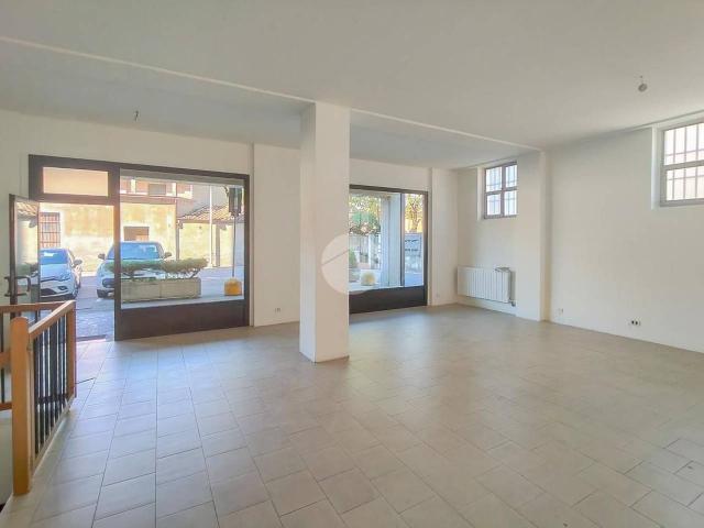 Ufficio in affitto a Treviglio, Lombardia