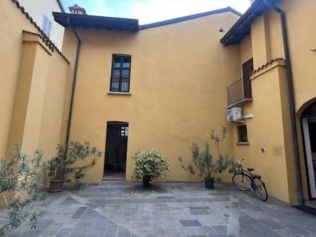 Ufficio in affitto a Treviglio, Lombardia
