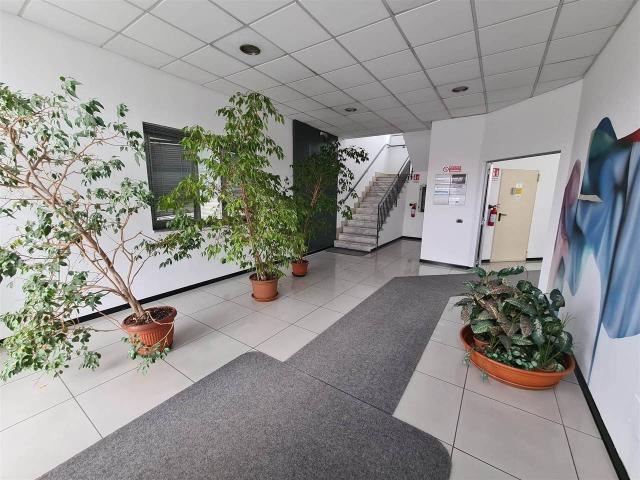 Ufficio in affitto a Trezzano Sul Naviglio, Lombardia