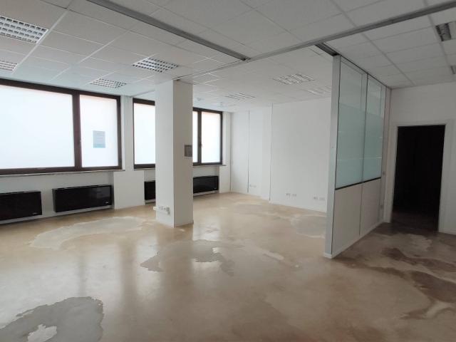 Ufficio in affitto a Baracche, Trezzo Sull'adda