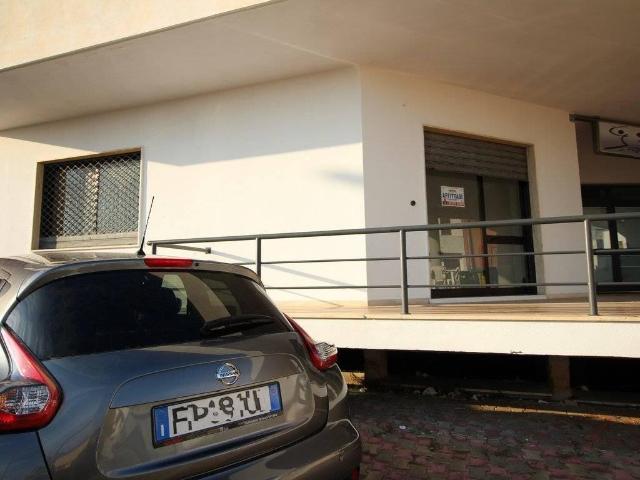 Ufficio in affitto a Montegrappa, Tuglie