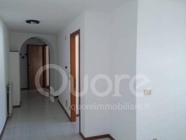 Ufficio in affitto a Cormôr Alto, Reana Del Roiale