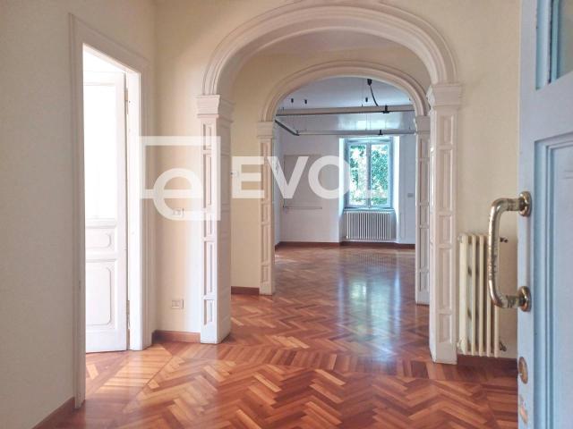 Ufficio in affitto a Borgo Grazzano, Reana Del Roiale