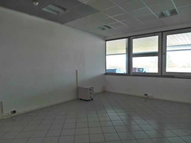 Ufficio in affitto a Borgo Poscolle, Reana Del Roiale