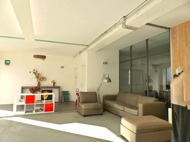 Ufficio in affitto a Borgo Pracchiuso, Reana Del Roiale