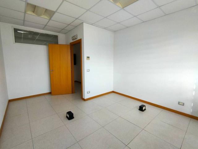 Ufficio in affitto a Cussignacco / Cussignà, Reana Del Roiale