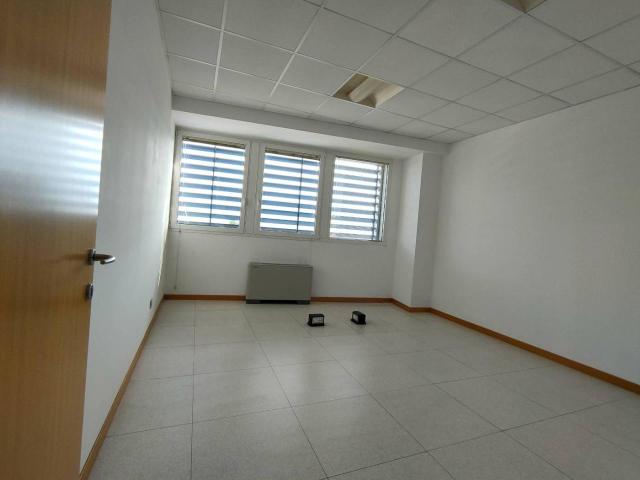 Ufficio in affitto a Cussignacco / Cussignà, Reana Del Roiale