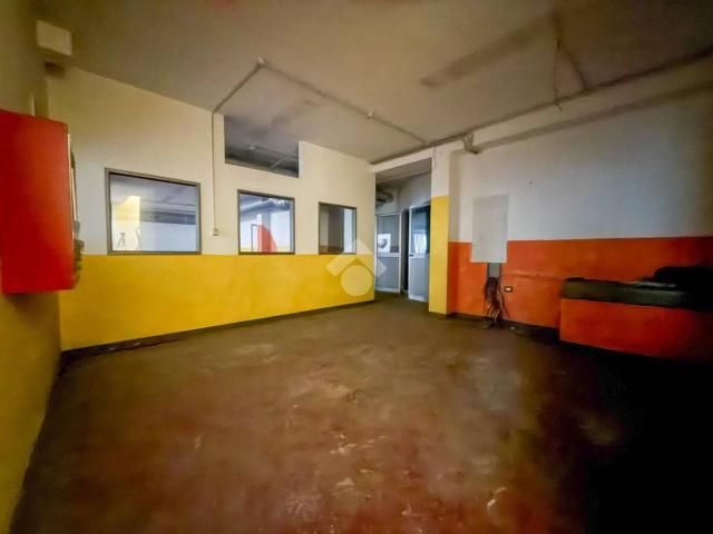 Ufficio in affitto a Urago D'oglio, Lombardia