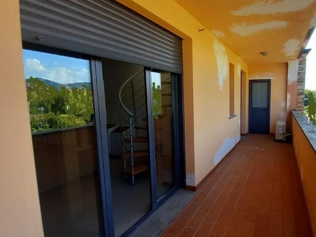 Ufficio in affitto a Avane, Vecchiano