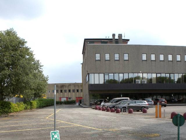 Ufficio in affitto a Gallo Praile, Piemonte