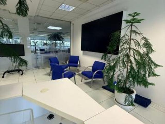 Locale Commerciale in affitto a Vergiate, Lombardia