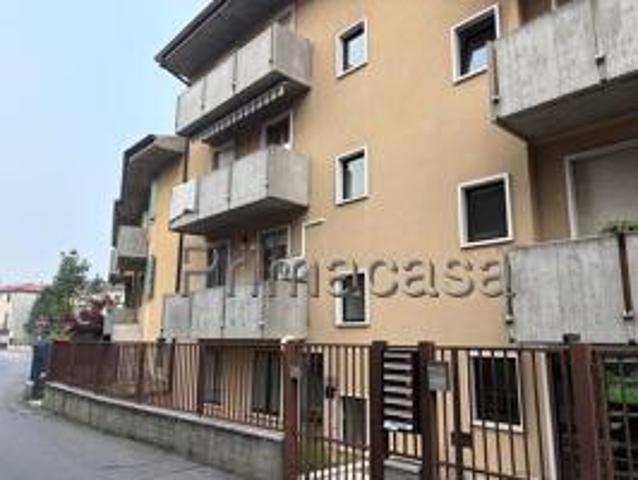 Ufficio in affitto a Ovest, Brenzone