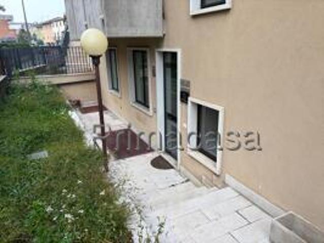 Ufficio in affitto a Ovest, Brenzone