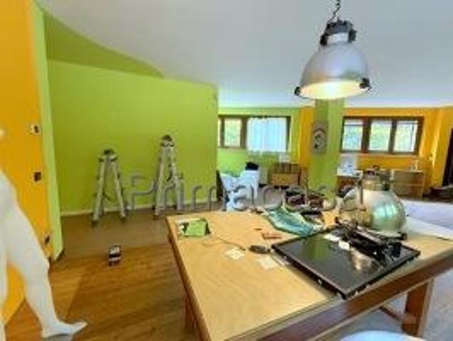 Ufficio in affitto a Sud-Ovest, Brenzone