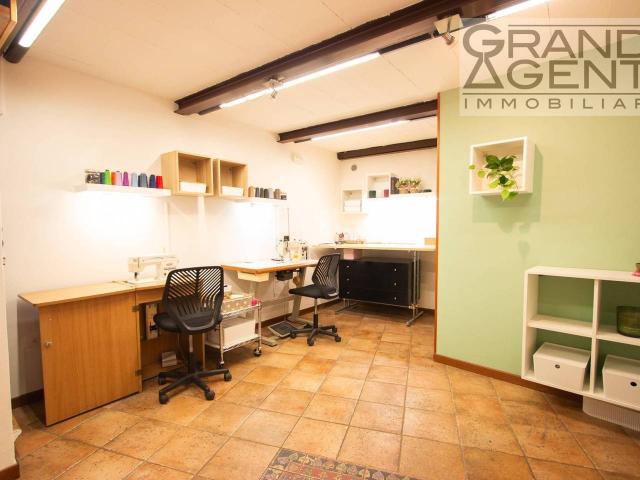 Ufficio in affitto a Centro storico, Brenzone