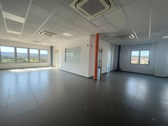 Ufficio in affitto a Palazzina, Brenzone