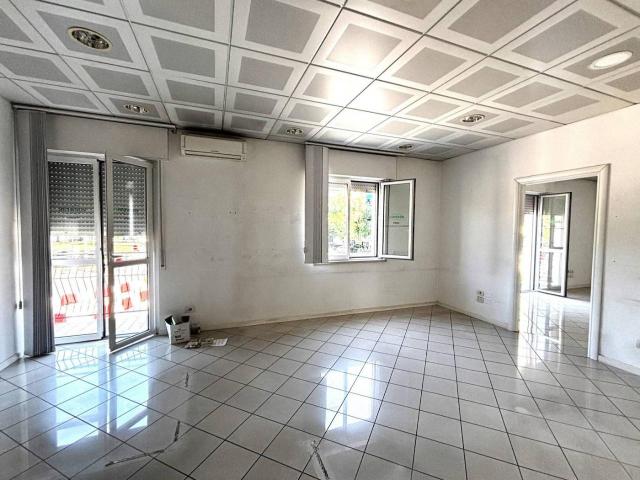 Ufficio in affitto a Verona, Borgo Milano