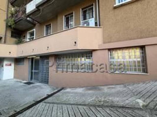 Ufficio in affitto a Sud-Ovest, Brenzone