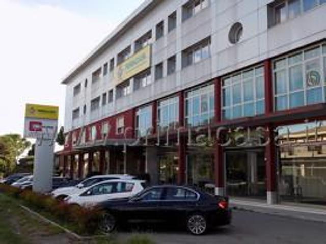 Ufficio in affitto a Sud, Brenzone