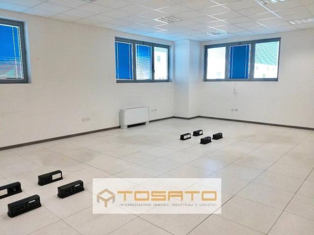 Ufficio in affitto a Sud, Brenzone