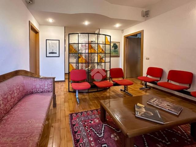 Ufficio in affitto a Ovest, Brenzone