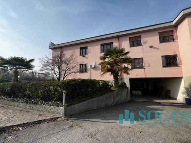 Ufficio in affitto a Vertemate Con Minoprio, Lombardia