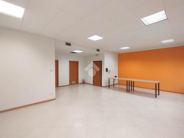 Ufficio in affitto a Comunità montana della Valle Sabbia, Vestone