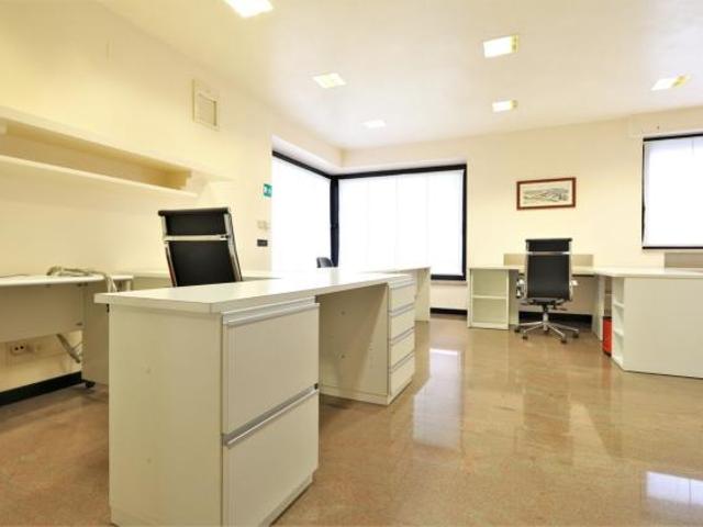 Locale Commerciale in affitto a San Lazzaro, Vicenza