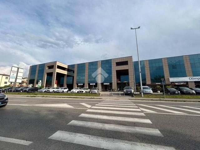 Ufficio in affitto a Vicenza, Veneto