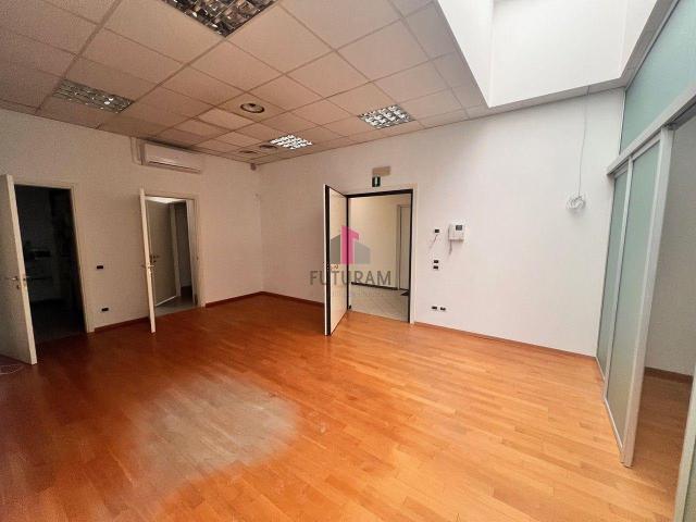 Ufficio in affitto a Vicenza, Veneto