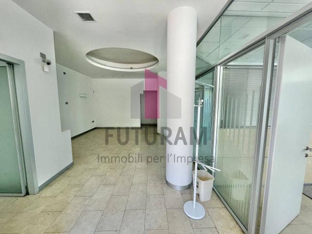 Ufficio in affitto a Vicenza, Veneto