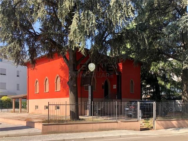 Ufficio in affitto a Unione di comuni Terre di Castelli, Vignola