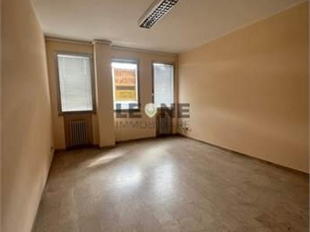 Ufficio in affitto a Unione di comuni Terre di Castelli, Vignola