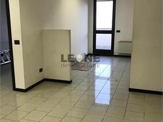 Ufficio in affitto a Unione di comuni Terre di Castelli, Vignola