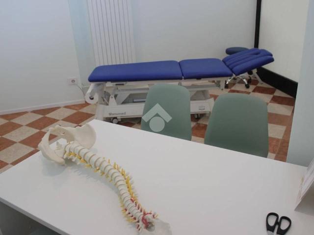 Ufficio in affitto a Villafranca Di Verona, Veneto