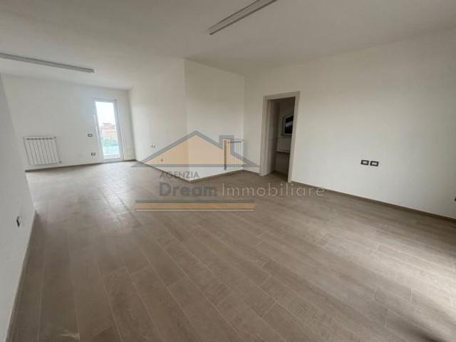 Ufficio in affitto a Villaricca, Campania