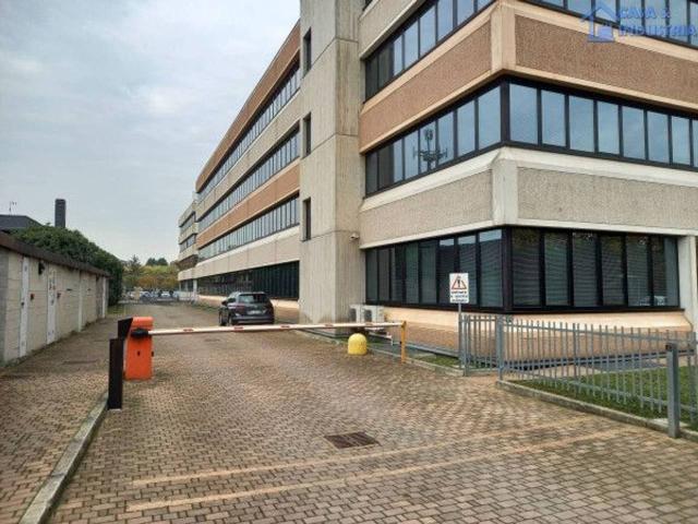 Ufficio in affitto a Vimodrone, Lombardia