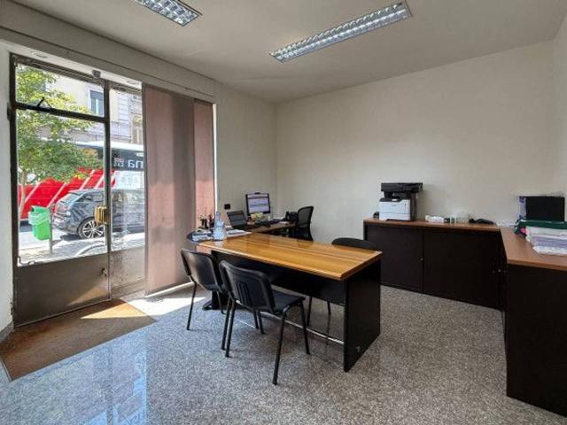 Ufficio in affitto a Voghera, Lombardia