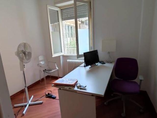 Ufficio in affitto a Voghera, Lombardia